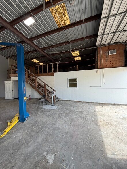 More Photos Of 1800 9th St, Kenner Warehouse For Lease