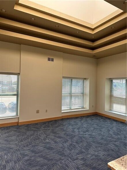 More Photos Of 10431 Perry Hwy, Wexford Office For Sale