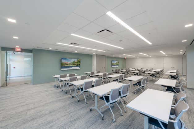 More Photos Of 14850 Conference Center Dr, Chantilly Office For Lease