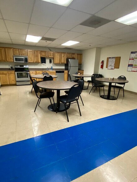 More Photos Of 4315 Taggart Creek Rd, Charlotte Warehouse For Sale