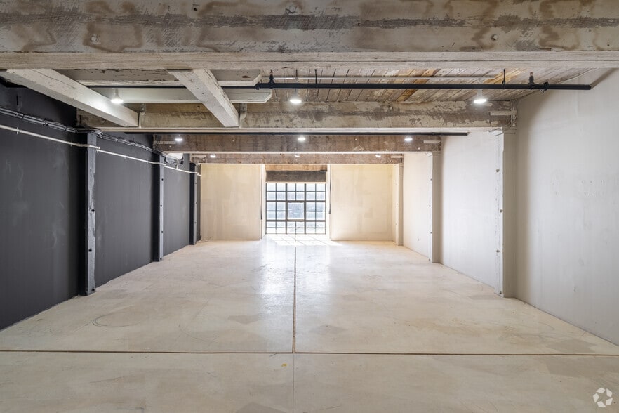 More Photos Of 61-67 West St, Brooklyn Office For Lease