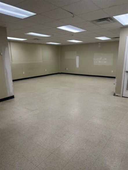 More Photos Of 441 Piney Forest Rd, Danville Office For Lease