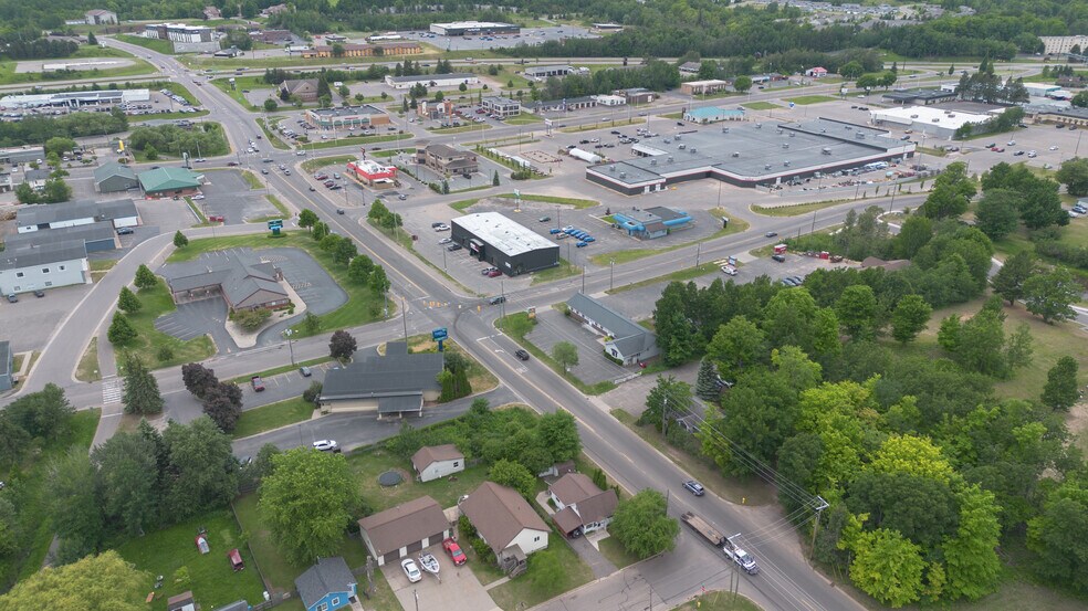 More Photos Of 375 N McClellan Ave, Marquette Office For Sale