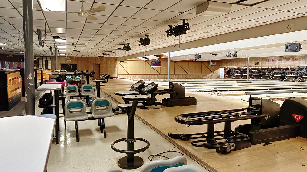 More Photos Of 1220 Long Run Rd, White Oak Bowling Alley For Sale