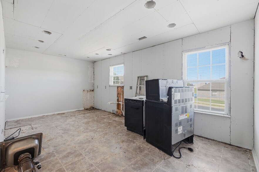 More Photos Of 3403 SW Deerfield Blvd, Bentonville Multifamily For Sale