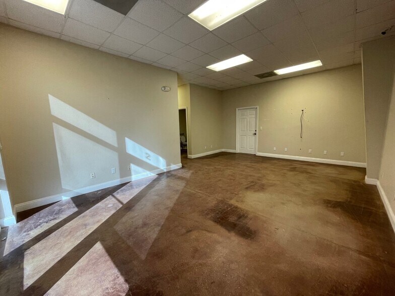 More Photos Of 12570 Metro Pky, Fort Myers Warehouse For Sale