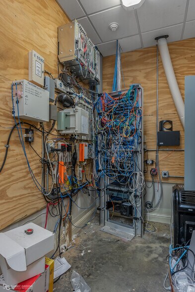 More Photos Of 10100 Woolworth Rd, Keithville Medical For Lease