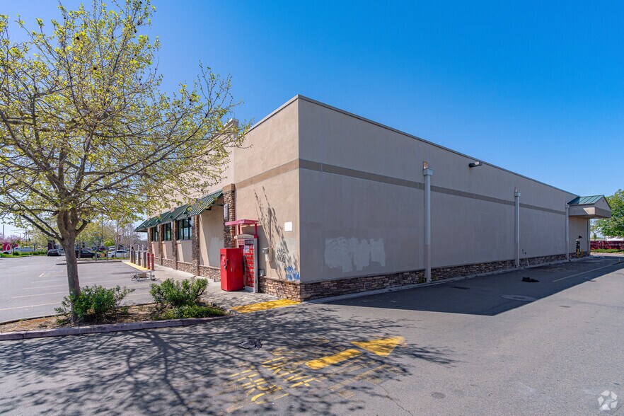 More Photos Of 6819 Watt Ave, North Highlands Drugstore For Lease
