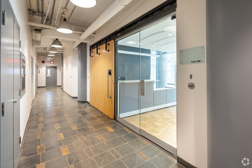 More Photos Of 119 Spadina Ave, Toronto Loft Creative Space For Lease