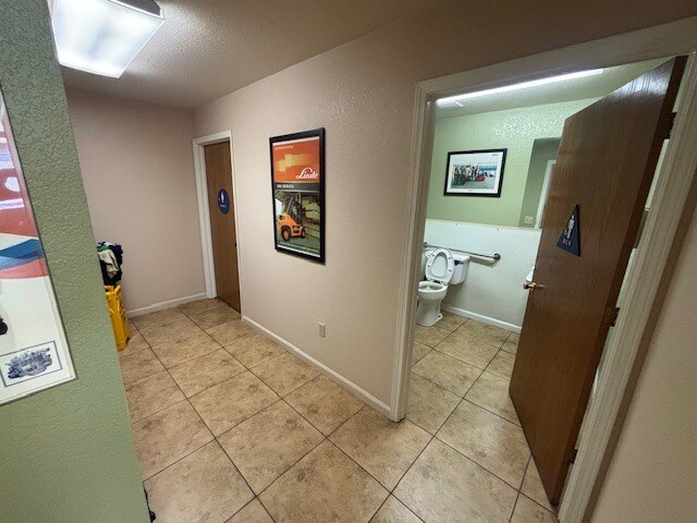 More Photos Of 1813 Moffat Blvd, Manteca Warehouse For Lease