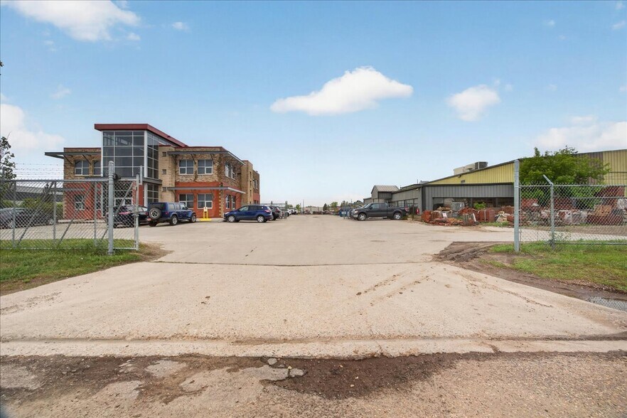 More Photos Of , Edmonton Unknown For Sale