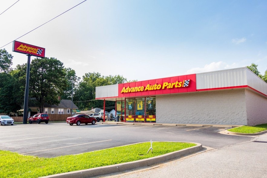 Primary Photo Of 2300 Covert Ave, Evansville Freestanding For Lease