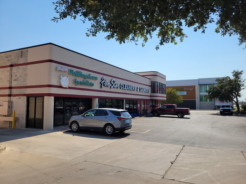 More Photos Of 9820 Huebner Rd, San Antonio Storefront Retail Office For Lease
