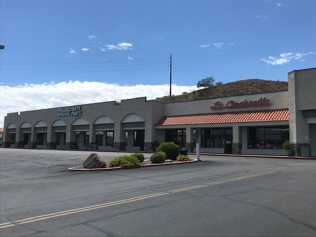 More Photos Of 351-499 W Mariposa Rd, Nogales Unknown For Lease