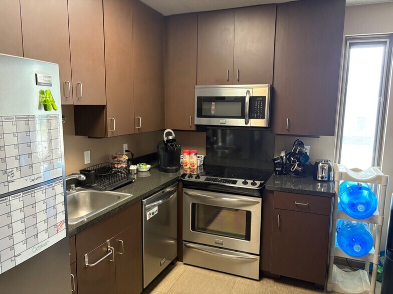 More Photos Of 428 W Shoshone St, Pasco Office For Sale