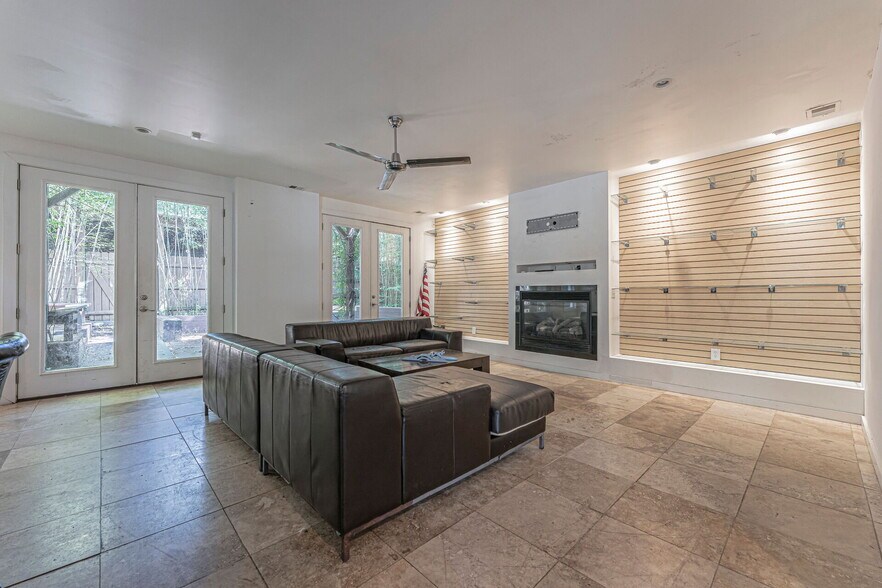 More Photos Of 191 Chamberlain St, Raleigh Dormitory For Sale