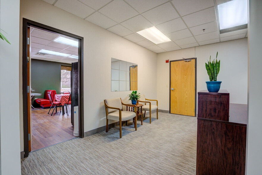 More Photos Of 1301 Cliff Rd E, Burnsville Showroom For Sale