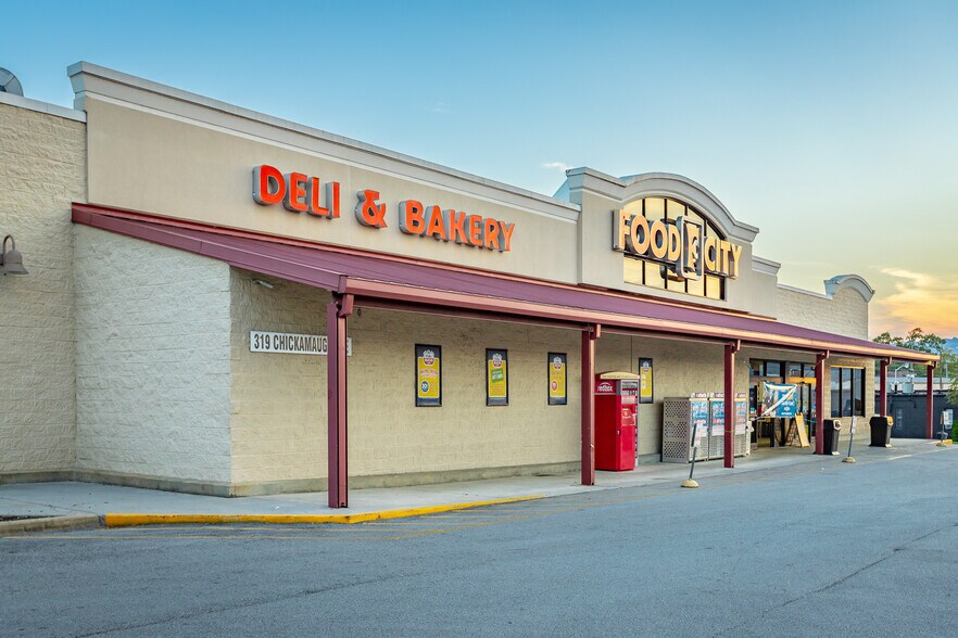 More Photos Of 319 Chickamauga Ave, Rossville Supermarket For Lease