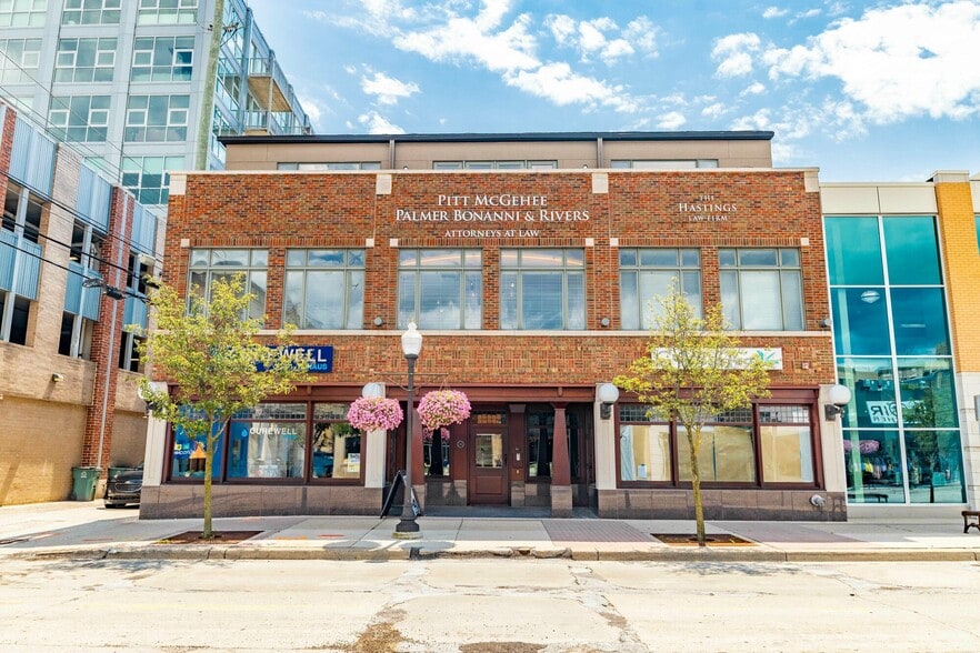 More Photos Of 117 W 4th St, Royal Oak Office For Sale