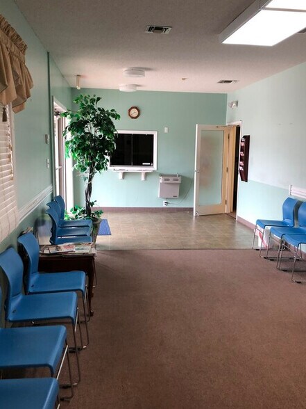 More Photos Of 2180 Northwest Blvd, Newton Medical For Sale