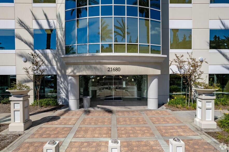 More Photos Of 21680 Gateway Center Dr, Diamond Bar Office For Lease