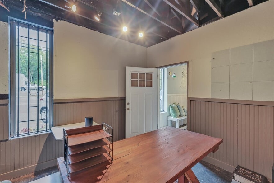 More Photos Of 23601 NE Wa-3, Belfair Freestanding For Sale