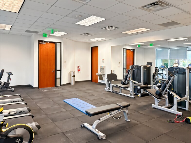 More Photos Of 8310 S Valley Hwy, Englewood Coworking Space