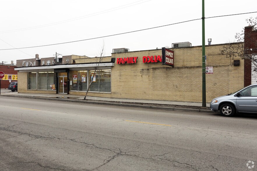 More Photos Of 5101 W Division St, Chicago Storefront For Lease
