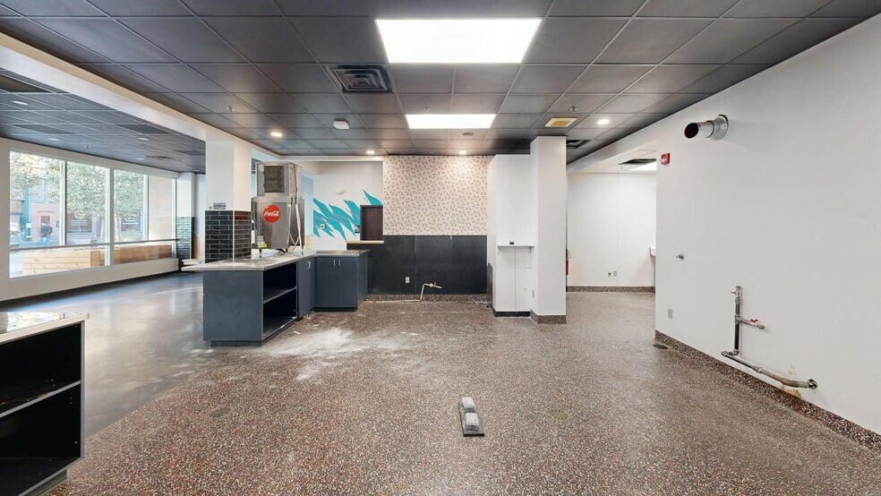 More Photos Of 111 W Columbia St, Fort Wayne Storefront For Lease