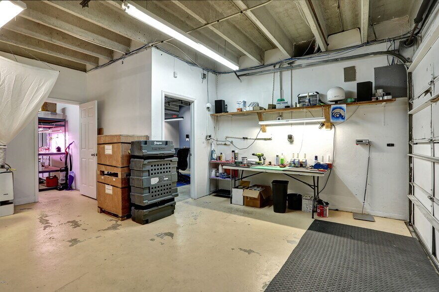 More Photos Of 3496 NE 12th Ter, Oakland Park Warehouse For Sale