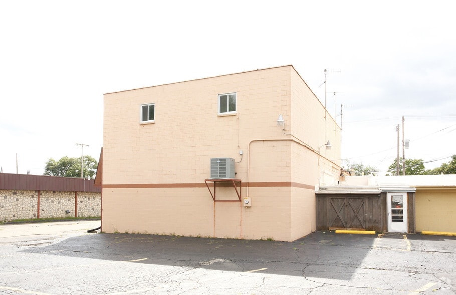 More Photos Of 3509-3511 Fenton Rd, Flint Freestanding For Sale