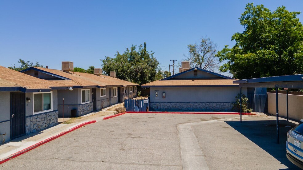 Primary Photo Of 600 S Real Rd, Bakersfield Apartments For Sale