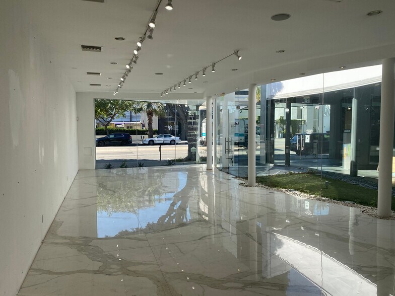 More Photos Of 8761 Beverly Blvd, West Hollywood Storefront For Lease