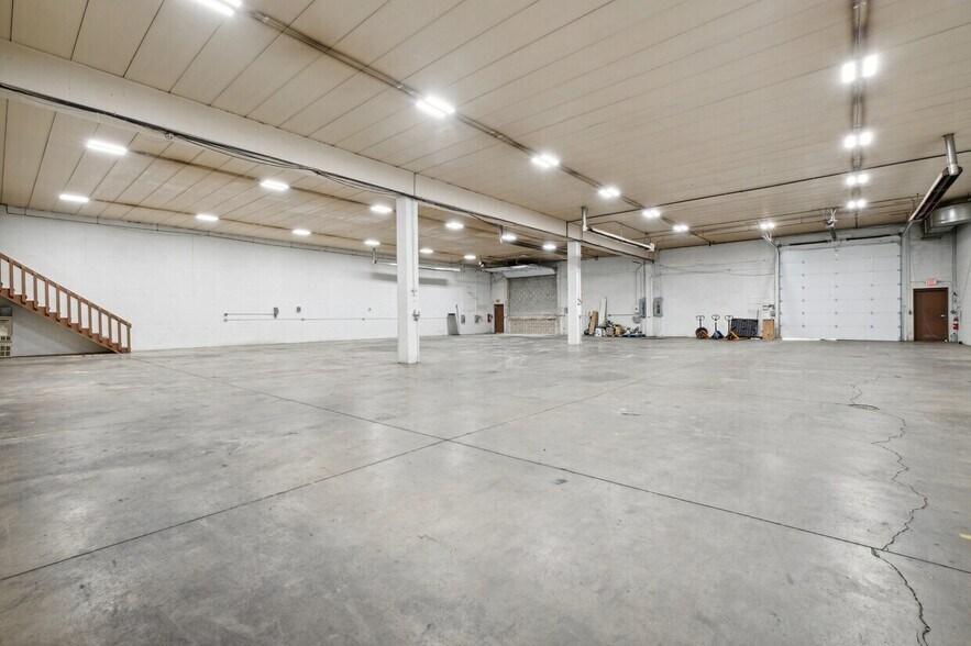 More Photos Of 3438-3446 Snelling Ave S, Minneapolis Distribution For Lease