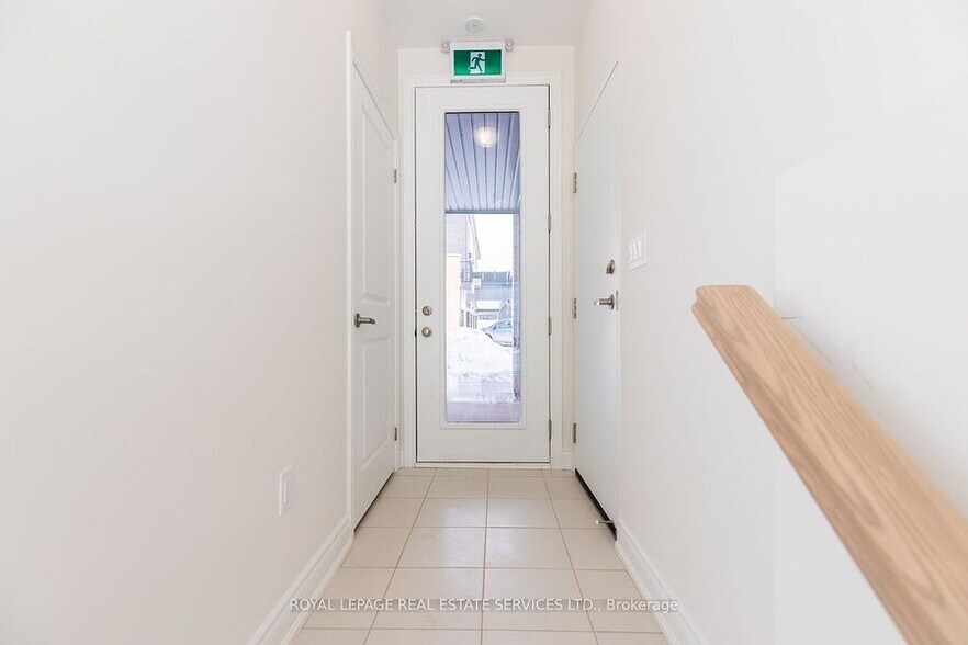 More Photos Of 3289 Sixth Line, Oakville General Retail For Lease