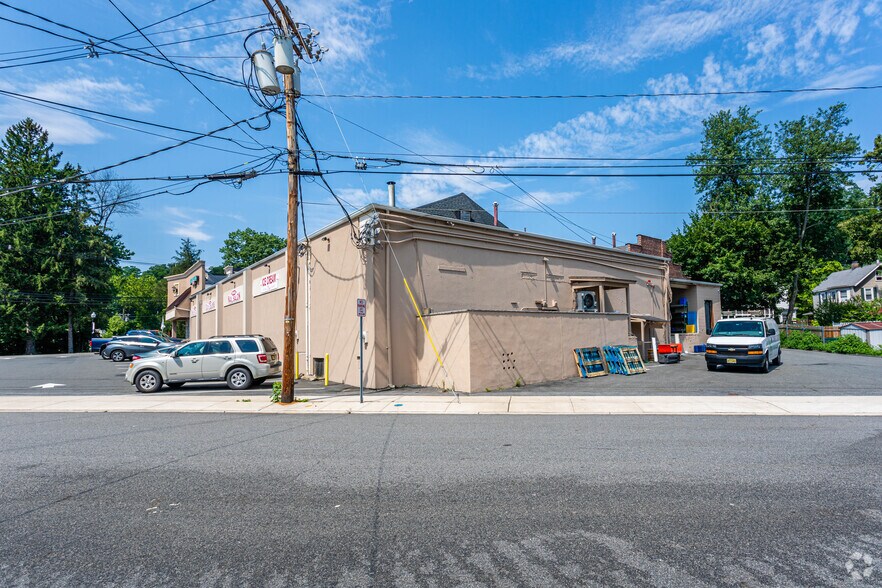 More Photos Of 78 Main St, Bloomingdale Storefront For Lease