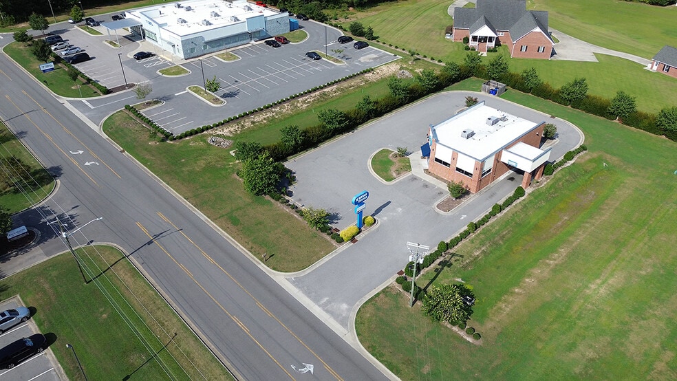 Primary Photo Of 112 Hospital Dr, Tarboro Drugstore For Lease