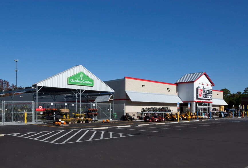 More Photos Of 3495 County Line Rd, Andrews General Retail For Sale