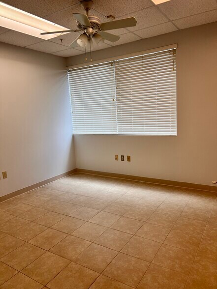 More Photos Of 6457 Hazeltine National Dr, Orlando Warehouse For Sale