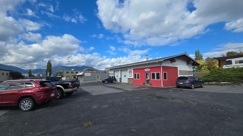 More Photos Of 1520 Canyon St, Creston Auto Repair For Sale