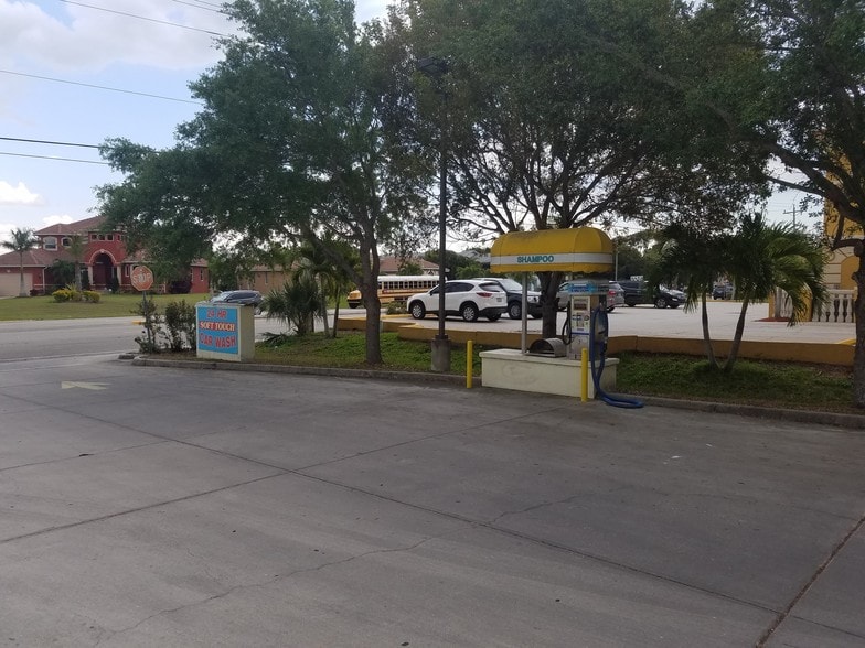 More Photos Of 4628 Chiquita Blvd S, Cape Coral Carwash For Sale