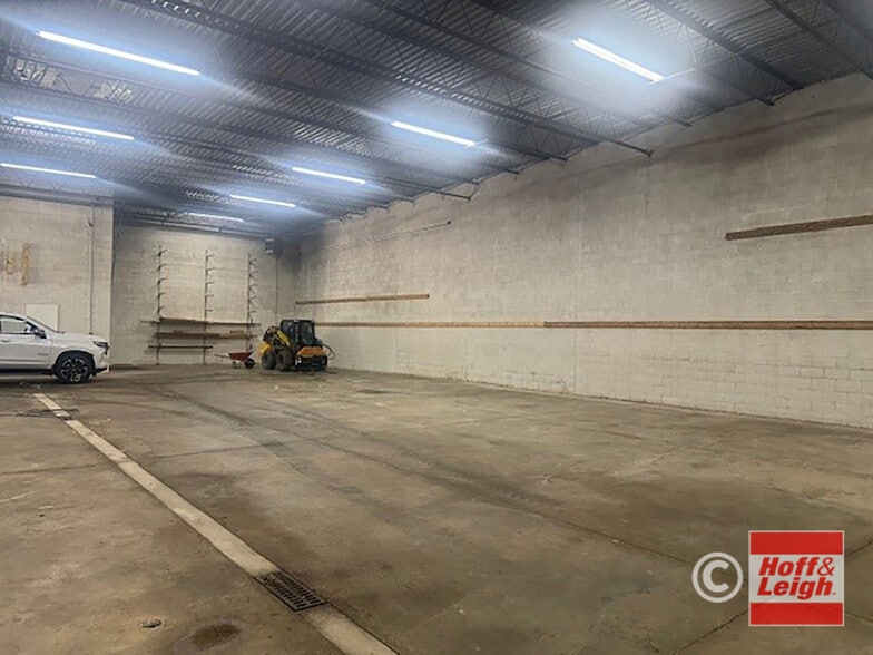 More Photos Of 1750 Newberry St, Cuyahoga Falls Warehouse For Sale