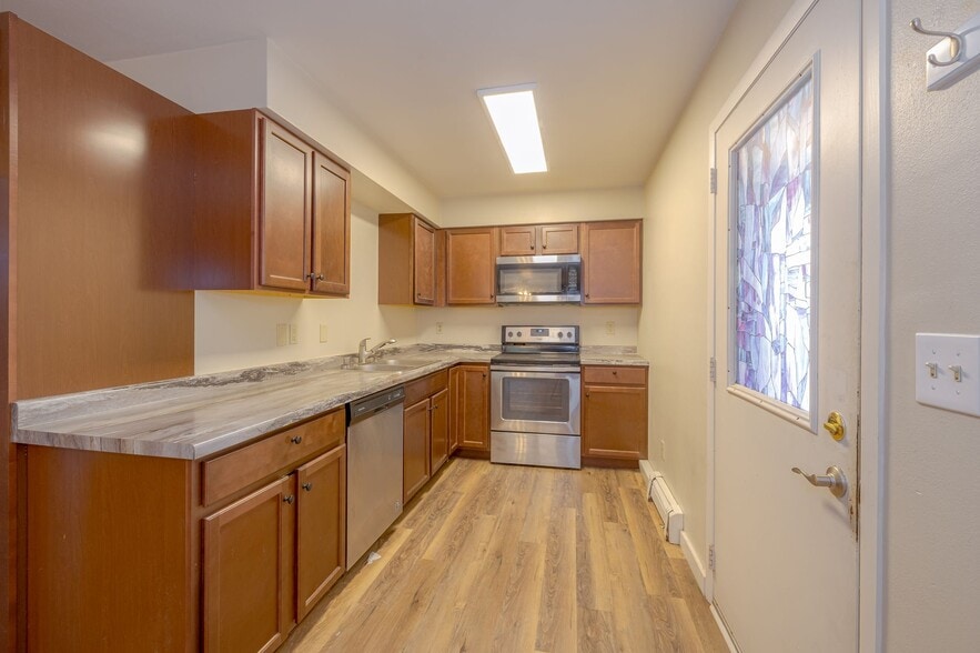 More Photos Of 836 Vine Ave, Oshkosh Apartments For Sale