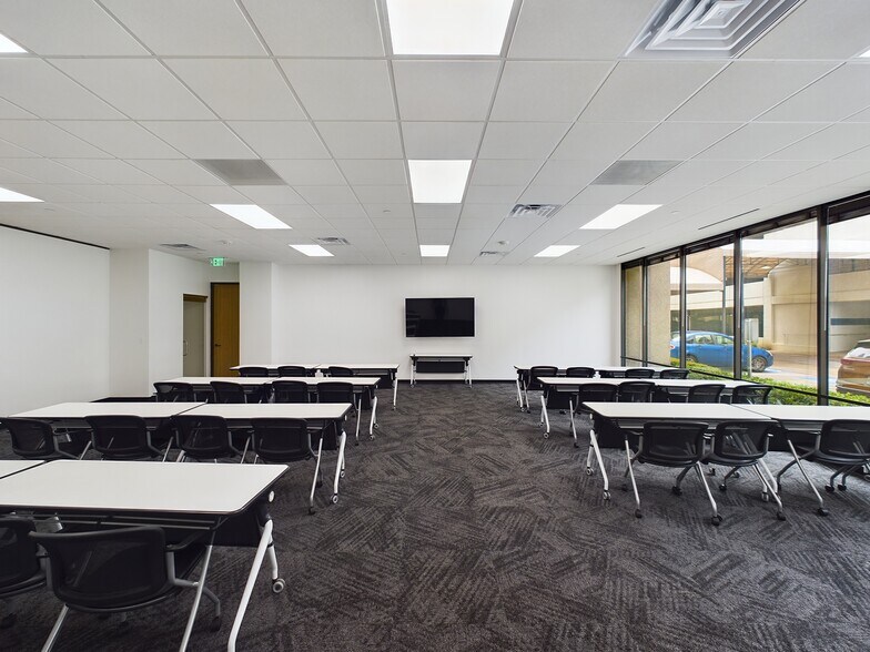 More Photos Of 8131 Lyndon B Johnson Fwy, Dallas Office For Lease