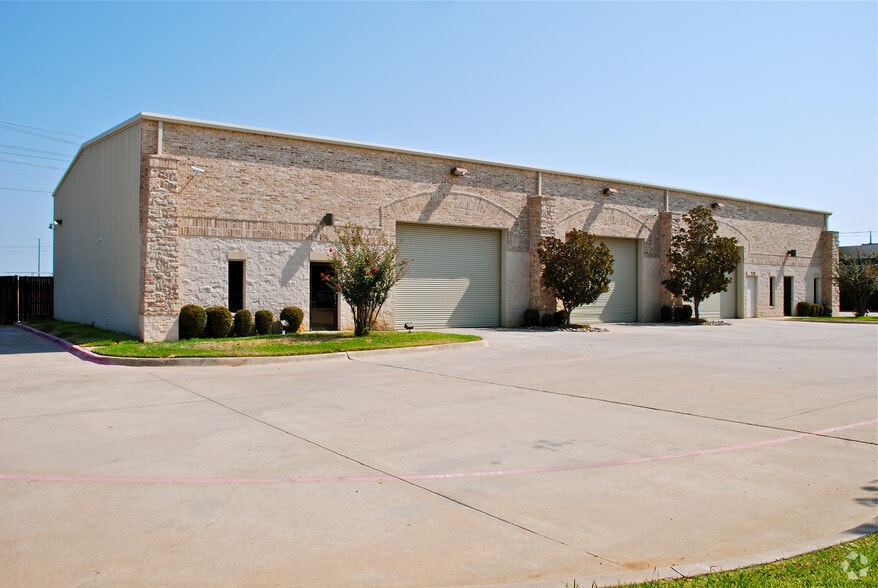 Primary Photo Of 725 E Jones St, Lewisville Industrial For Lease