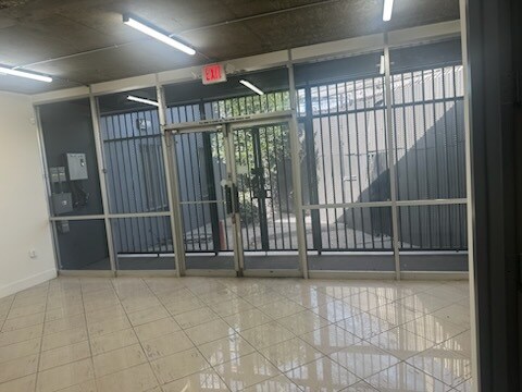 More Photos Of 1800 E 16th St, Los Angeles Warehouse For Lease