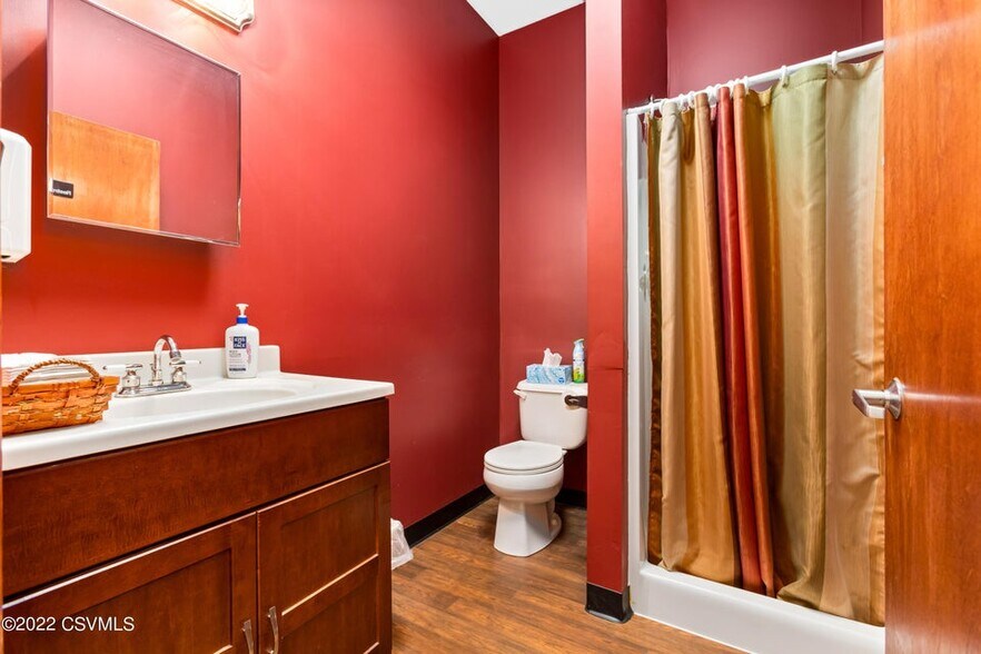 More Photos Of 170 E 9th St, Bloomsburg Office For Sale