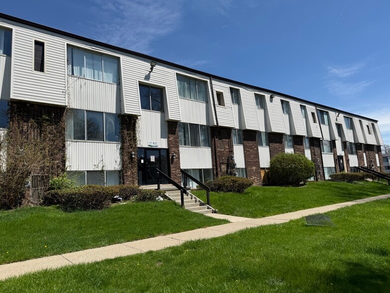 Primary Photo Of 831 Green Rd, Ypsilanti Apartments For Sale