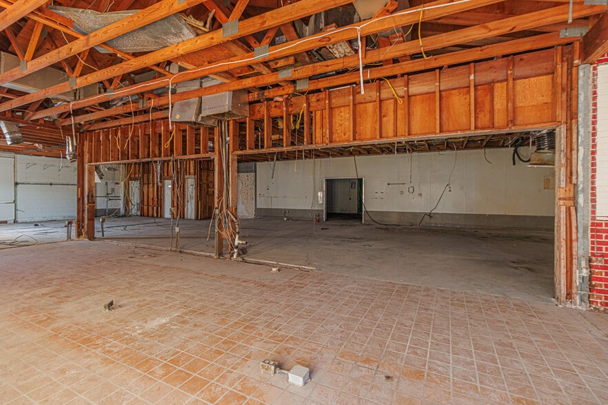 More Photos Of 100 S Kings Hwy, Myrtle Beach Fast Food For Lease
