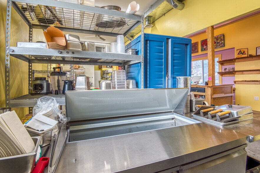More Photos Of 206 Main St, Berlin Office For Sale